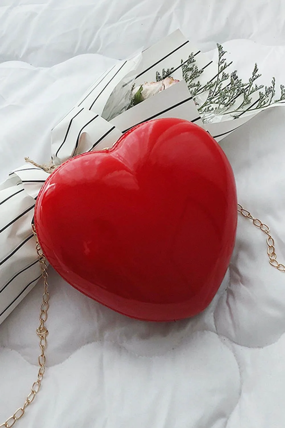 Red Heart Shape Chain Crossbody Bag